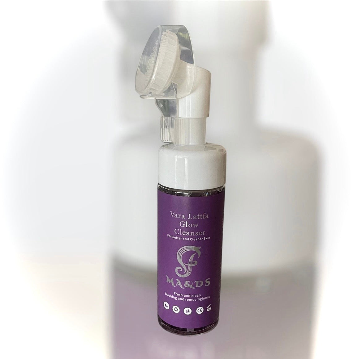 MA&DS Vara Lattfa Glow Cleanser
